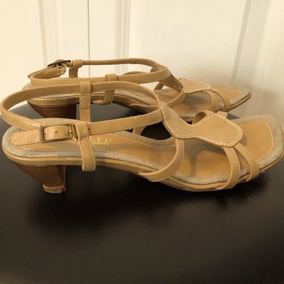 Amalfi leather sandals. Size 8. - Picture 2 of 4